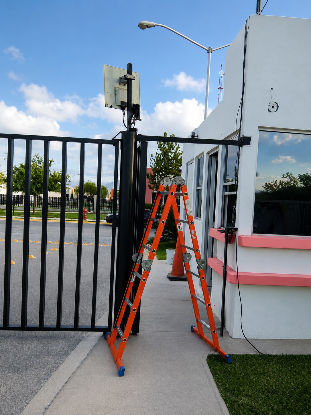 Control de Acceso y Automatización Residencial
